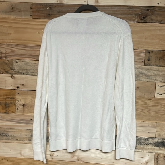 Abercrombie & Fitch size M White Long Sleeve Crewneck Soft and Stretchy Sweater - Picture 8 of 8